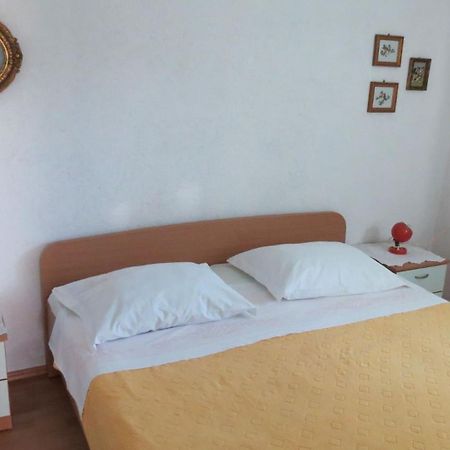 Apartments Janja - Terrace Sea View Nečujam Exterior foto